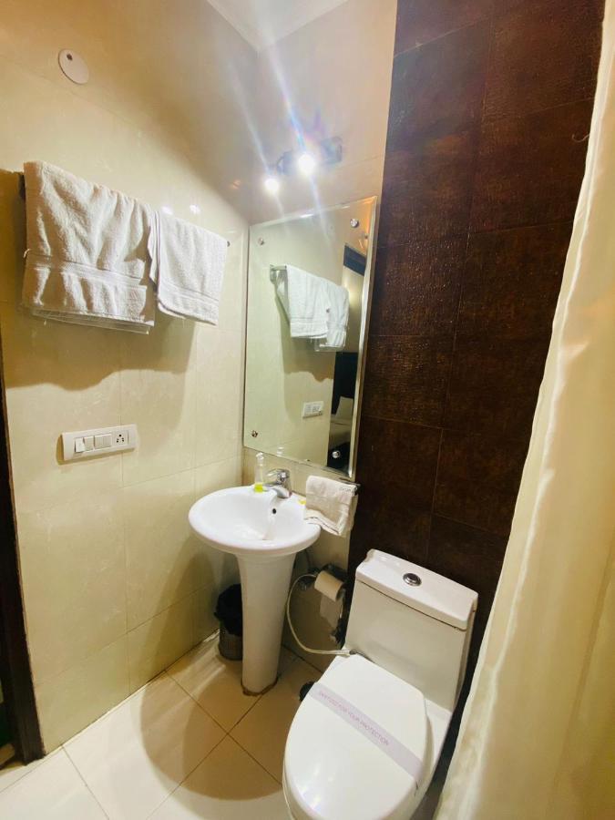 Lloyd Residency Nehru Place Hotel 3*
