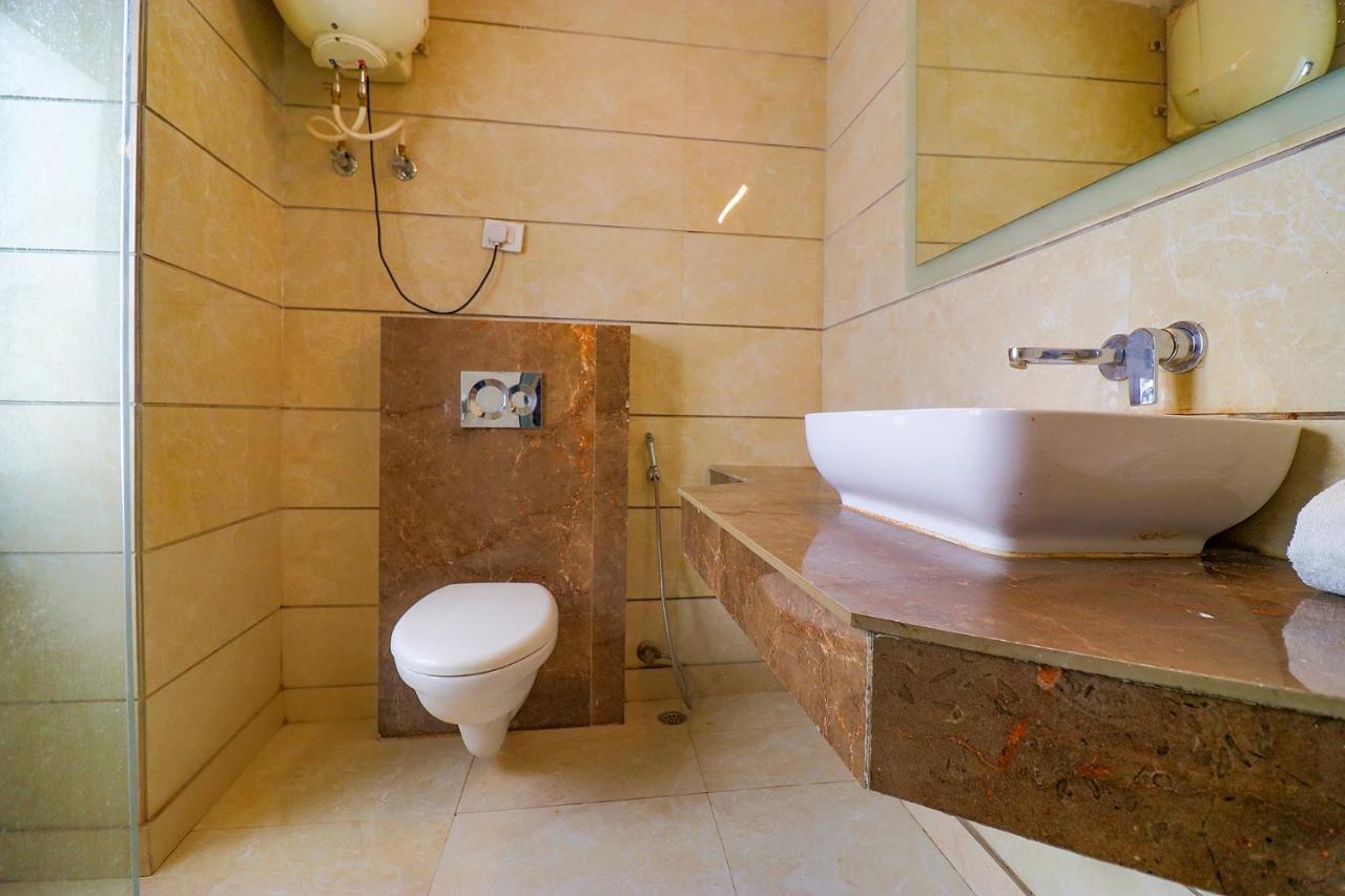 Fabexpress Welcome Palace Near Railway Station 3*