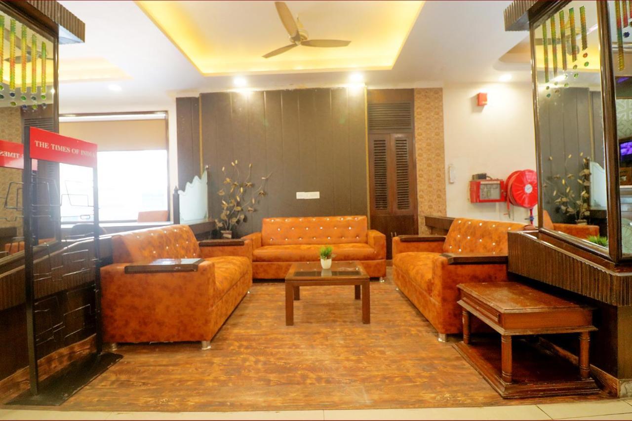 Fabexpress Welcome Palace Near Railway Station New Delhi
