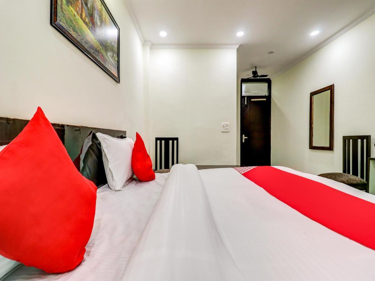 Oyo 77353 Tom & Jerry Hotel 3*