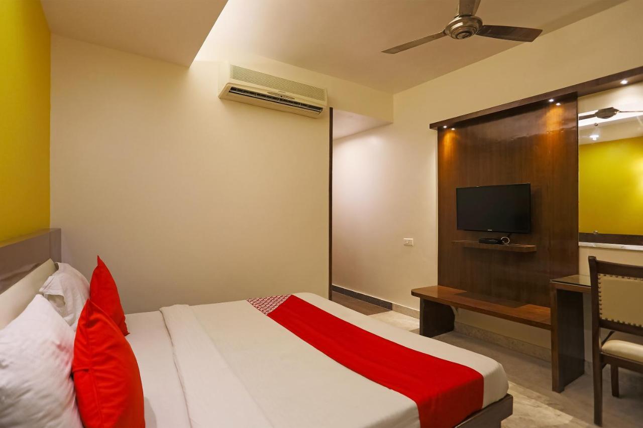Oyo Svaruchi Near M2k Cinemas Rohini 3*