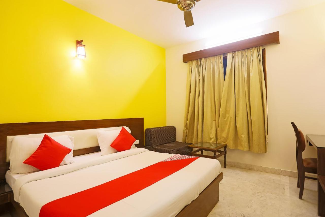 Hotel Oyo Svaruchi Near M2k Cinemas Rohini 3*