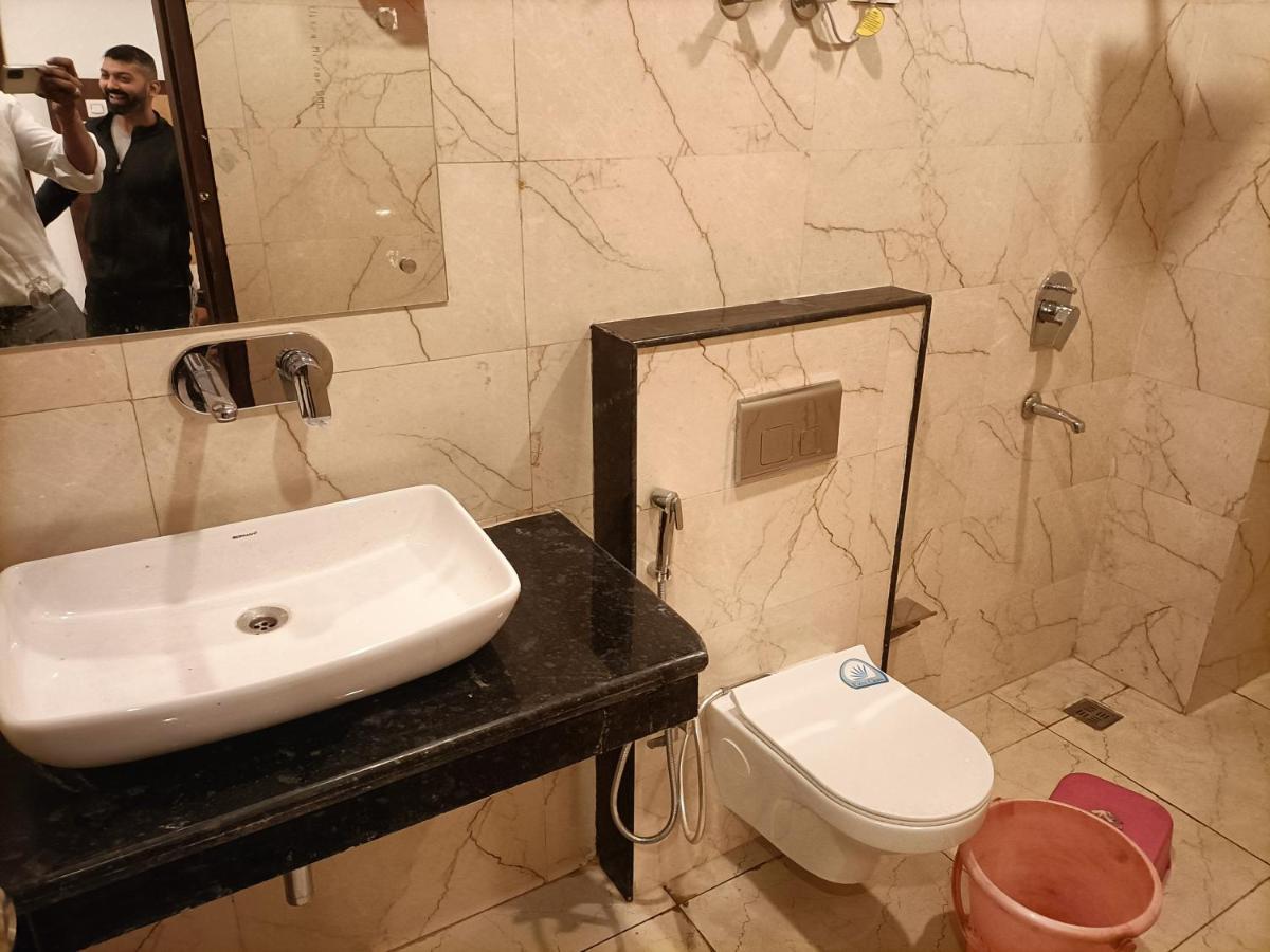 Airport Breeze Hotel New Delhi