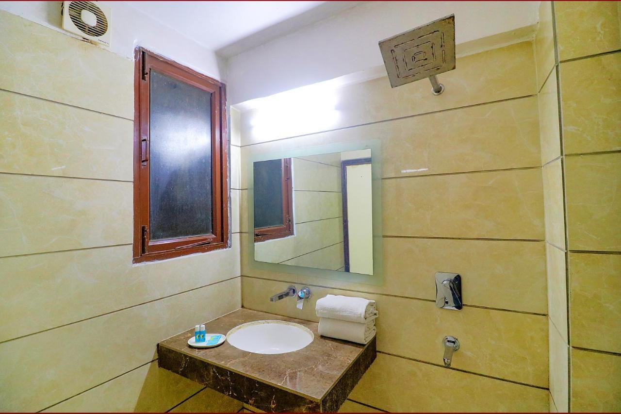 Fabexpress Welcome Palace Near Railway Station Hotel 3*