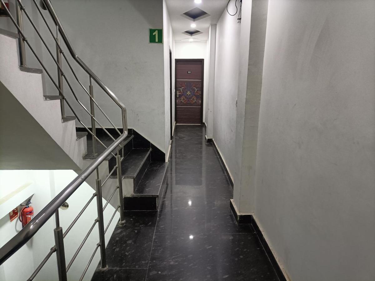 Hotel Airport Breeze 4*