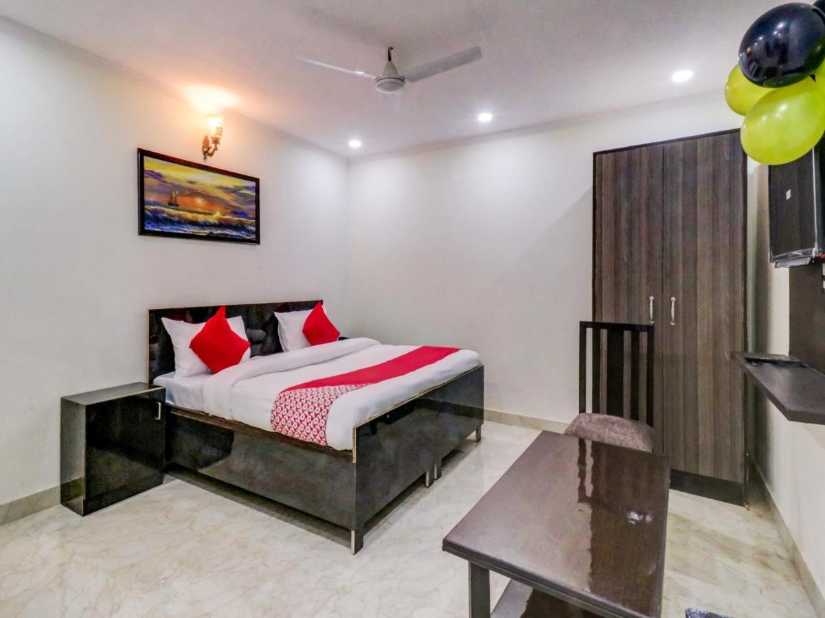 Oyo 77353 Tom & Jerry Hotel New Delhi