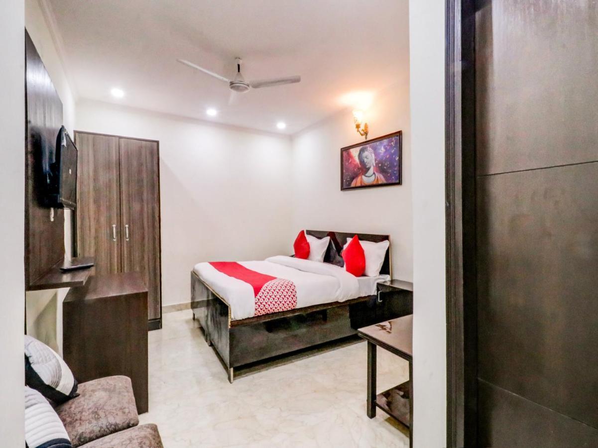 Oyo 77353 Tom & Jerry Hotel New Delhi