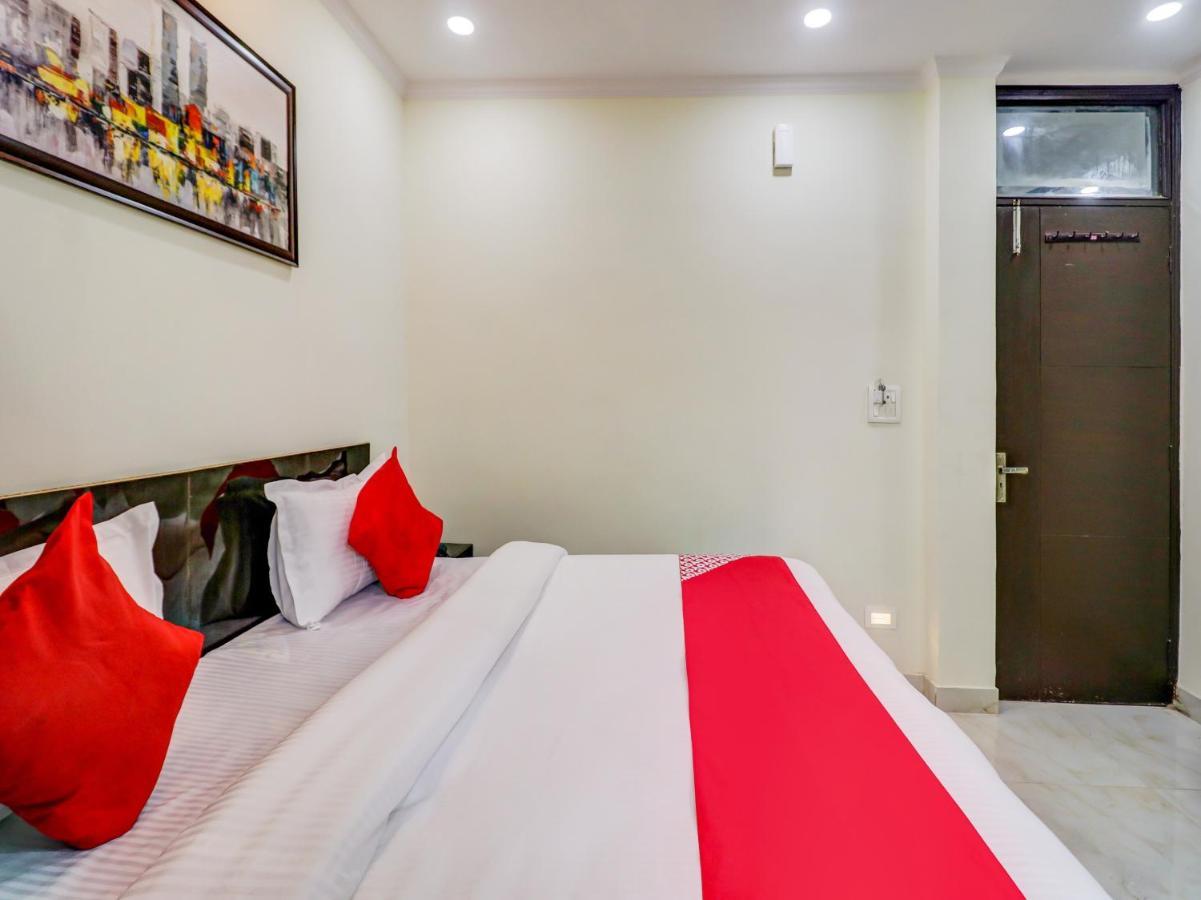 Hotel Oyo 77353 Tom & Jerry New Delhi