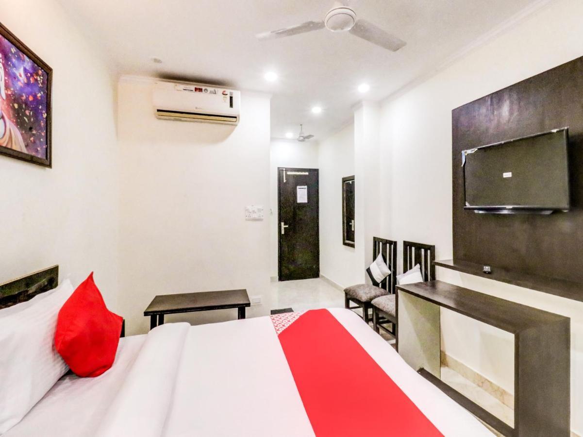 Oyo 77353 Tom & Jerry Hotel