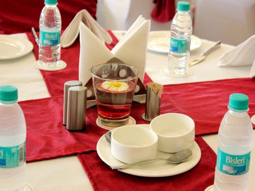 Hotel The Golden Palms & Spa, Delhi