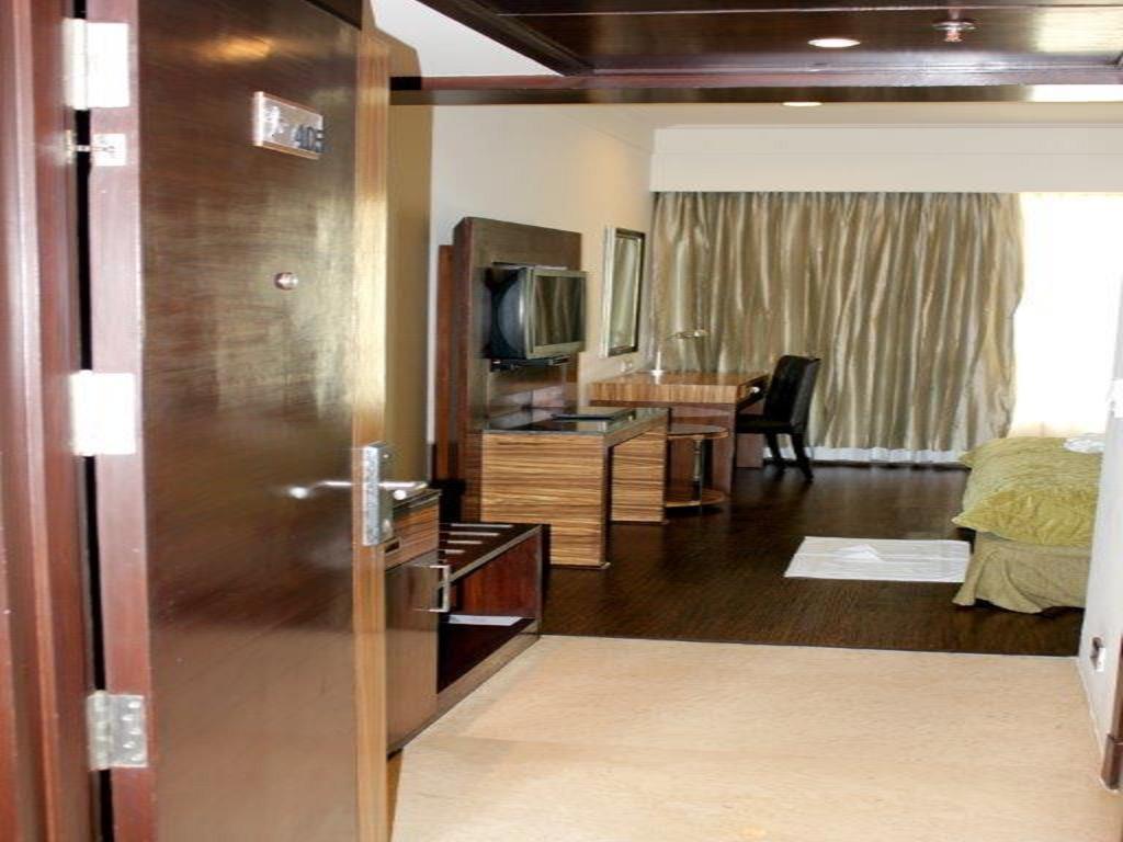 The Golden Palms & Spa, Delhi Hotel Nova Deli