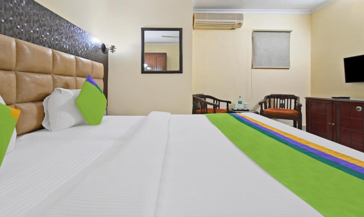 Treebo Trend Conclave Comfort Kailash Colony Hotel 3*