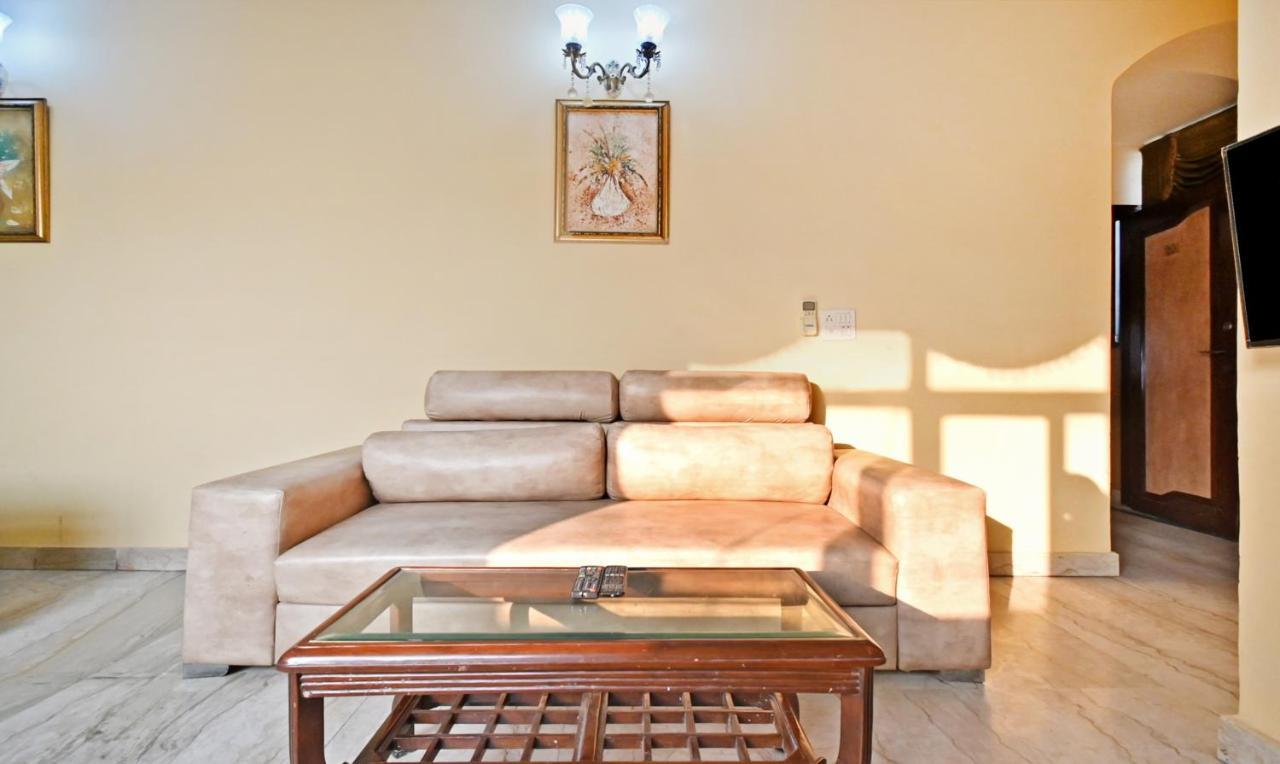 Treebo Trend Conclave Comfort Kailash Colony 3*