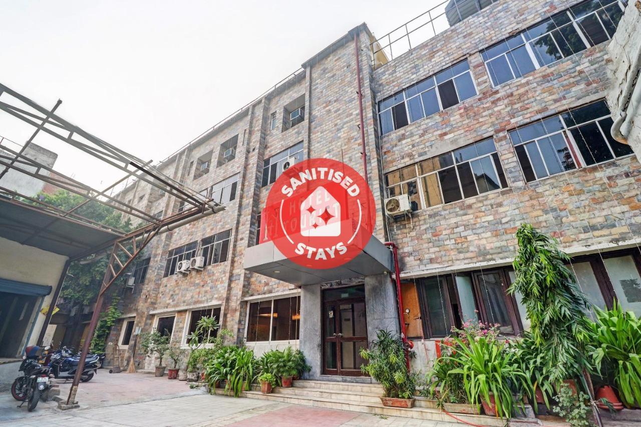 Hotel The Tourist - 1 Min From Railway Station 3*