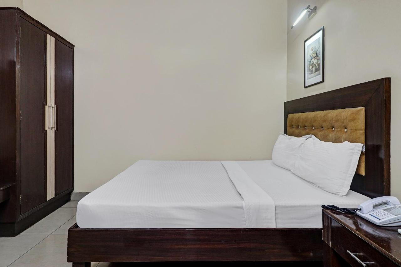 The Tourist - 1 Min From Railway Station Hotel 3*