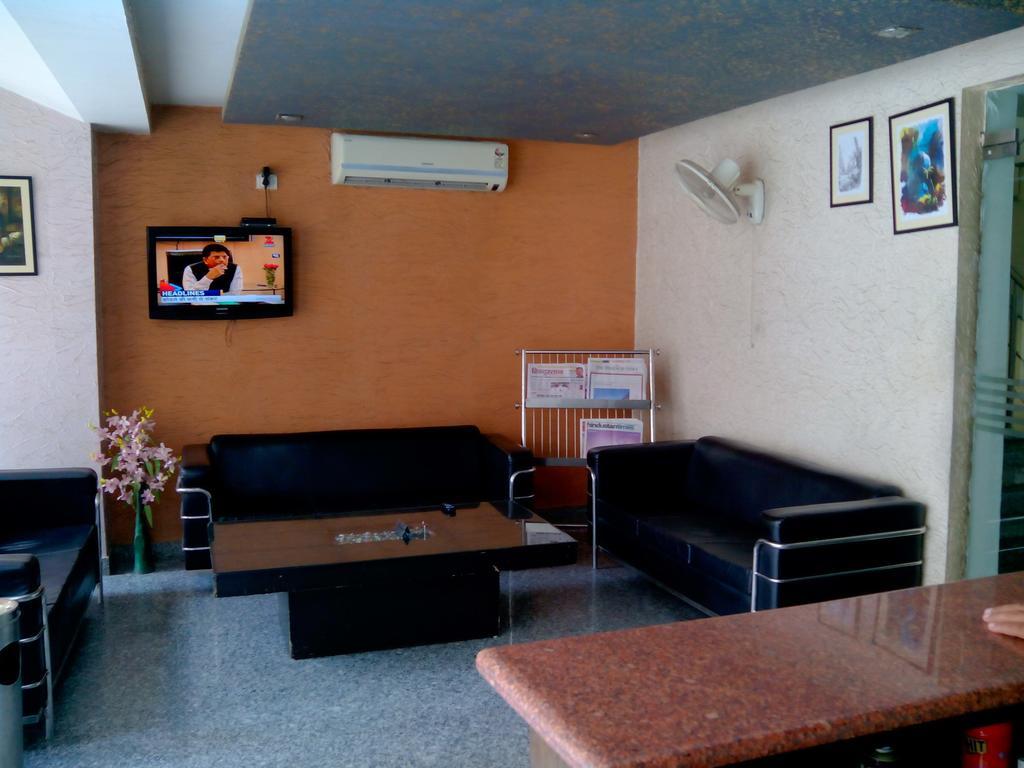Airport Noratan Palace New Delhi