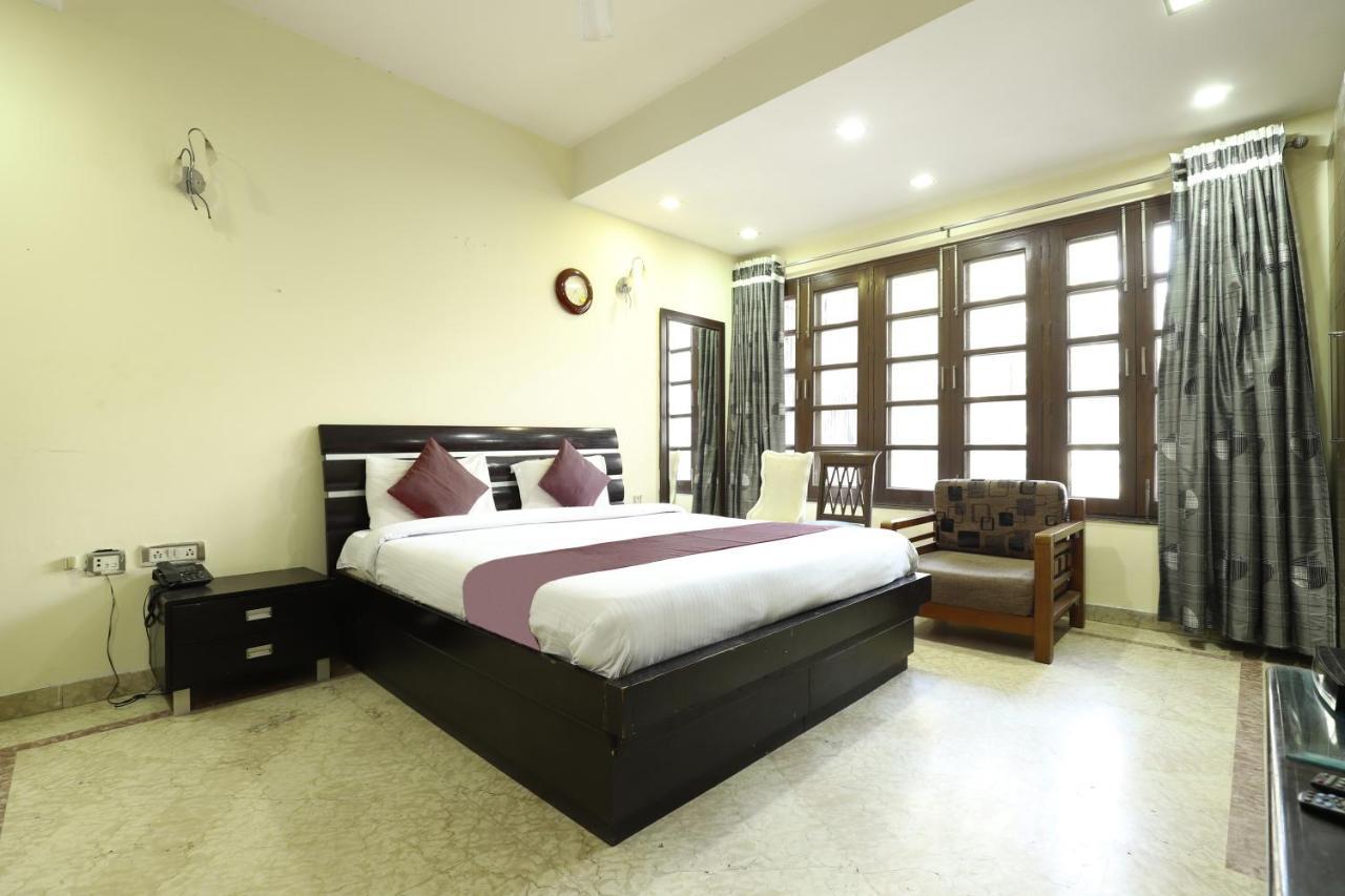 Livia Residency