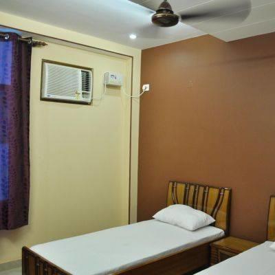 Inn Laxmi House 2*