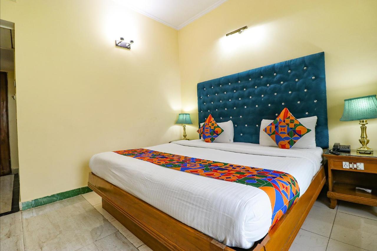 Fabhotel Conclave Executive Nehru Place 3*