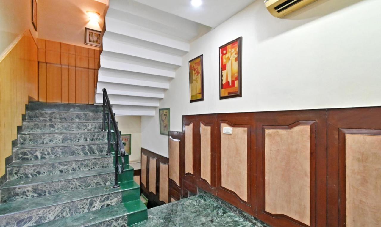 Treebo Trend Conclave Comfort Kailash Colony