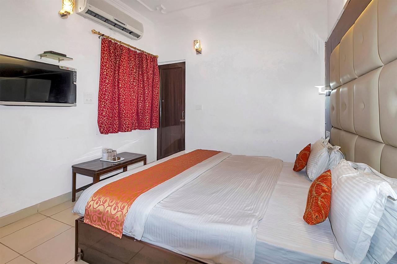 Collection O 9266 Kapoor Guest house New Delhi