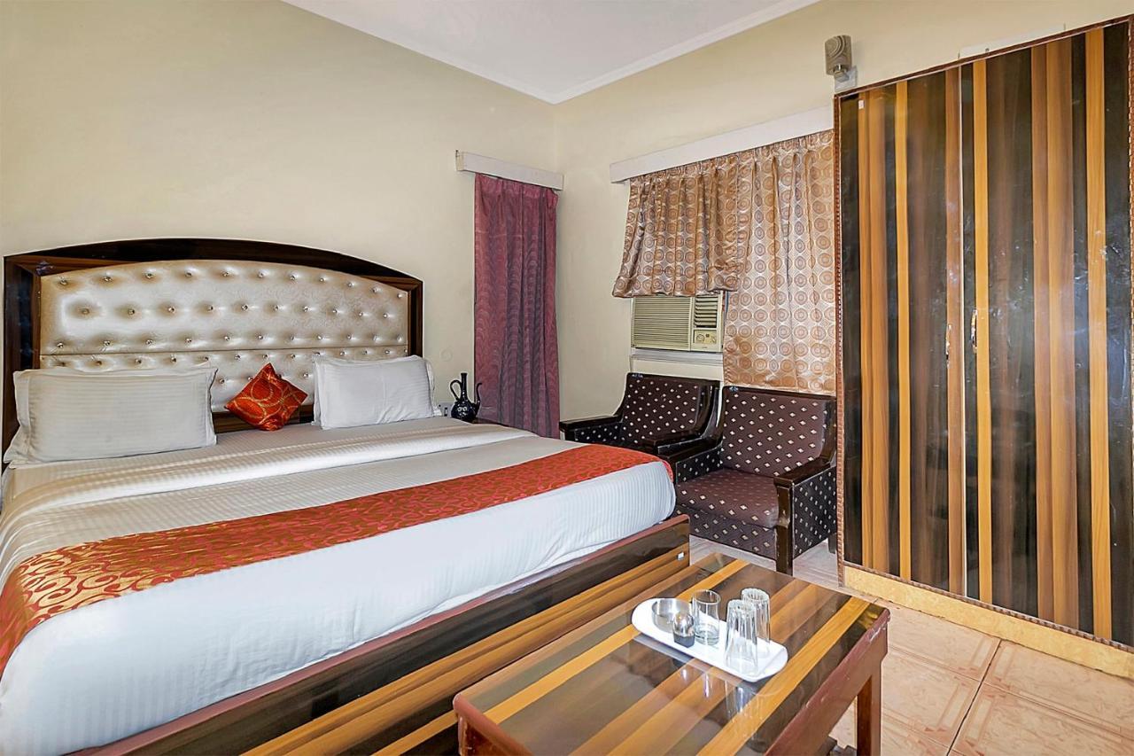 Collection O 9266 Kapoor Guest house 3*