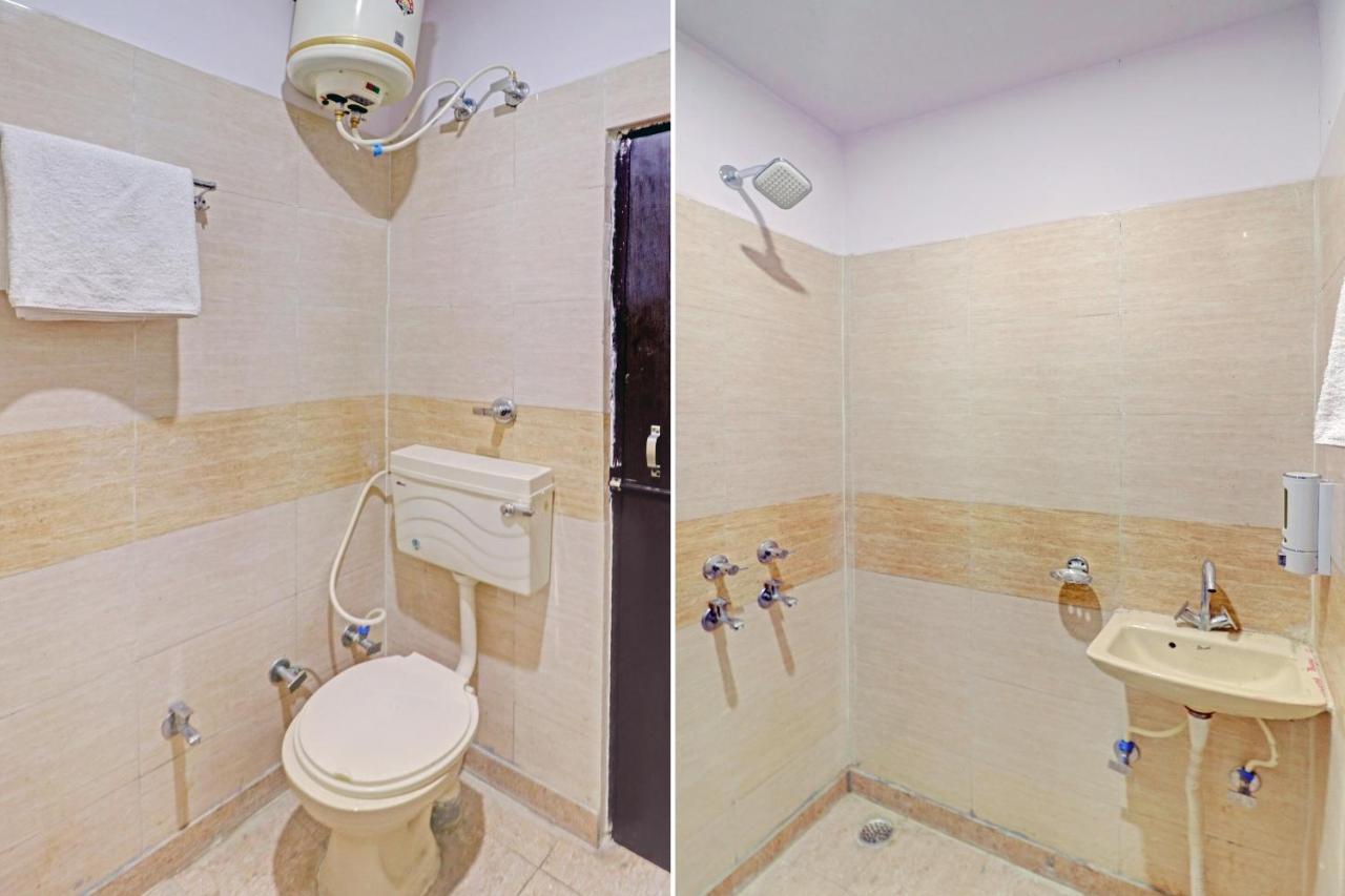 Oyo 81168 Collection O Dwarka Mor New Delhi