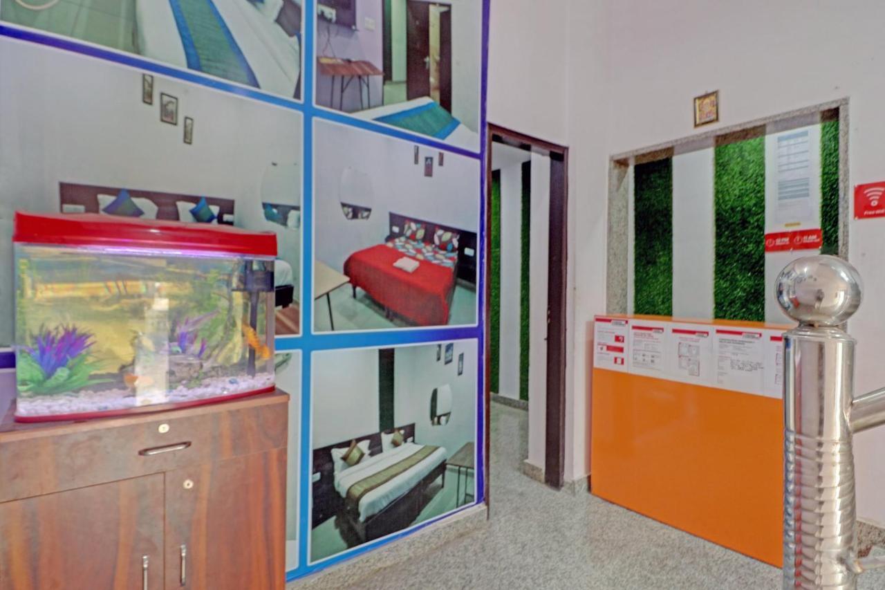 Hotel Oyo 81168 Collection O Dwarka Mor New Delhi