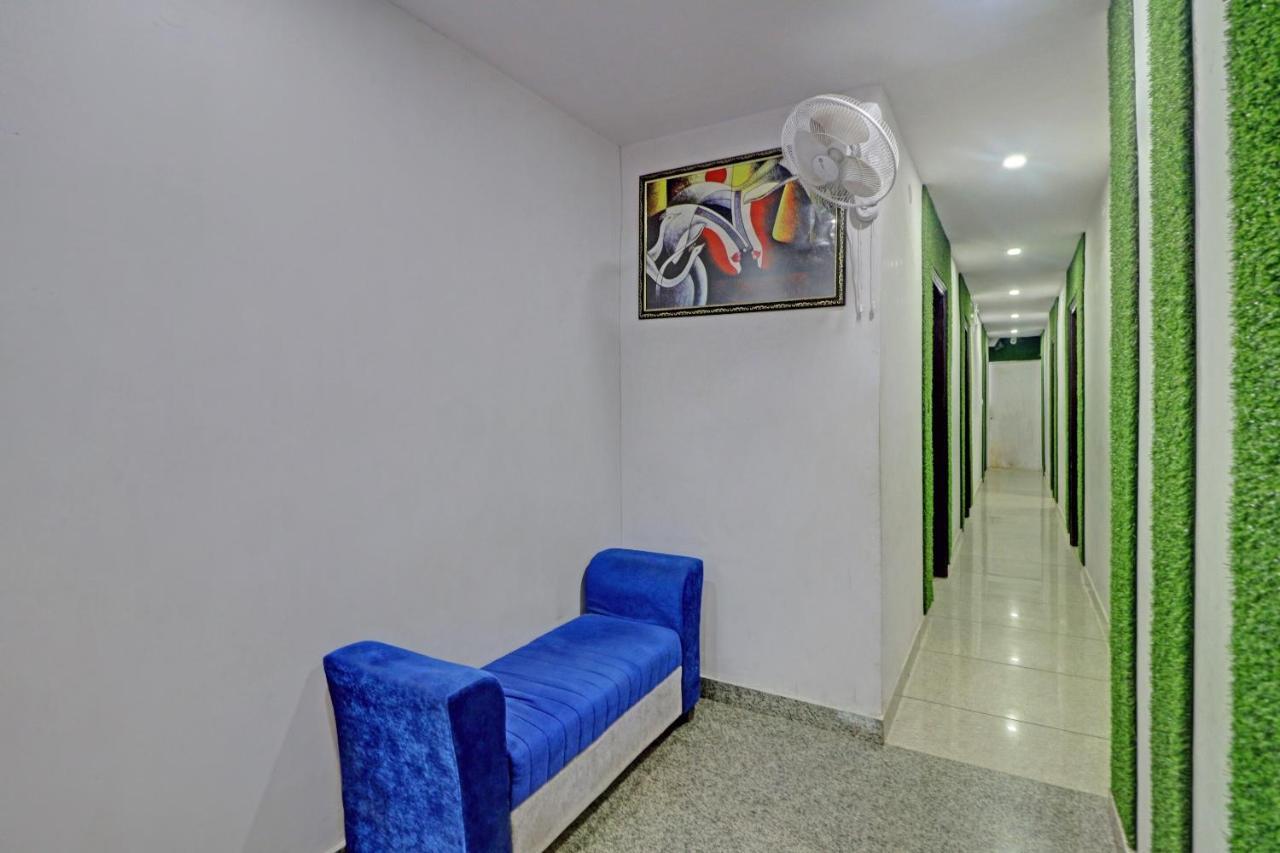 Hotel Oyo 81168 Collection O Dwarka Mor New Delhi