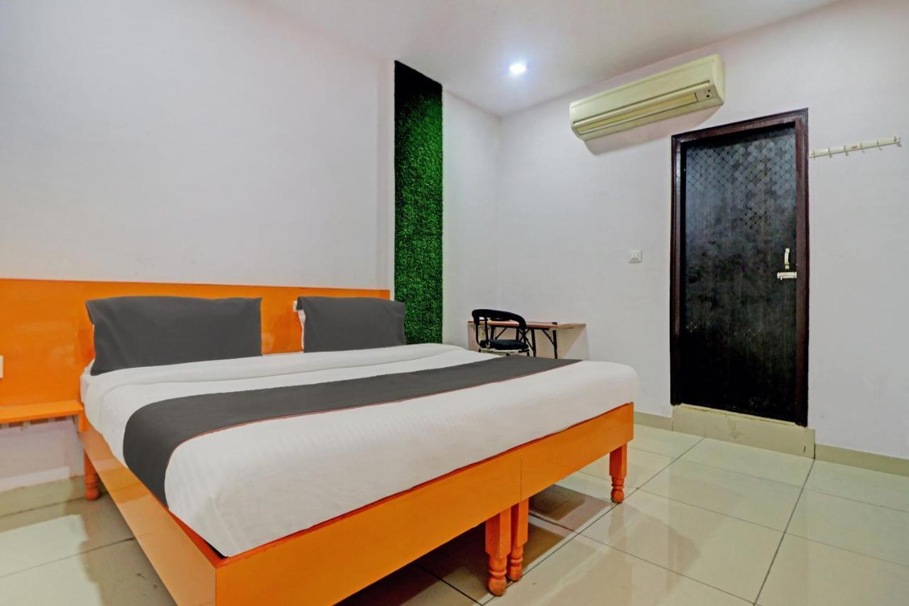Hotel Oyo 81168 Collection O Dwarka Mor New Delhi