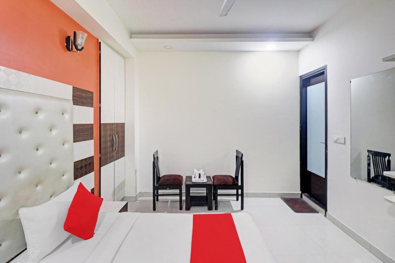 Oyo 12675 Star 3* New Delhi