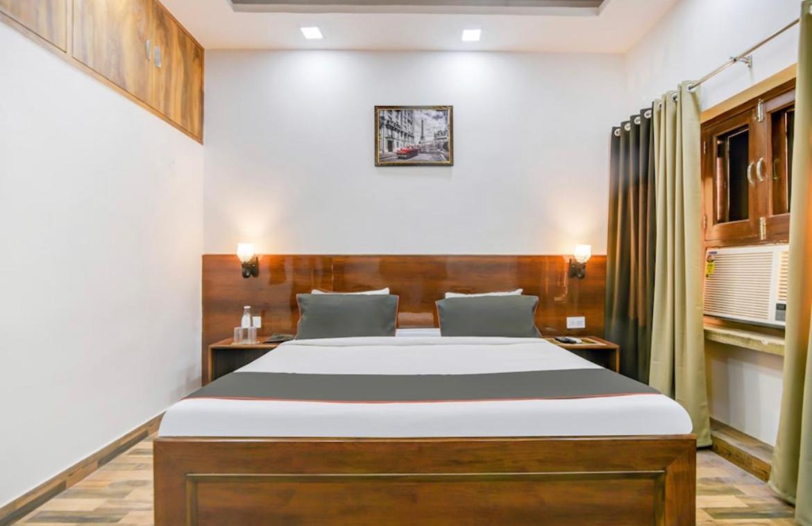 South Ex Golden Guest house New Delhi