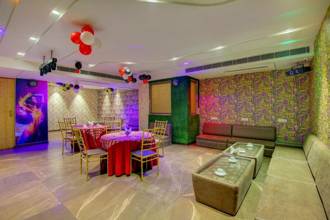 Hotel Townhouse Oak Dev Palace