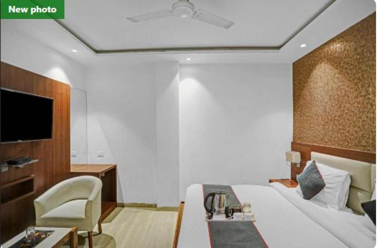 Hotel Wowstops-clark Near Delhi Airport Nova Deli