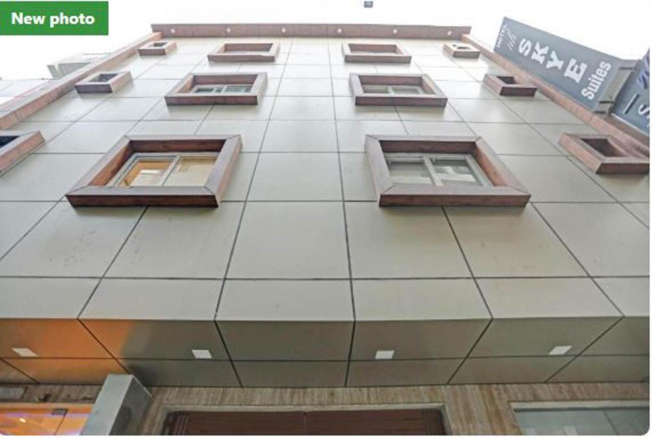 Hotel Wowstops-clark Near Delhi Airport