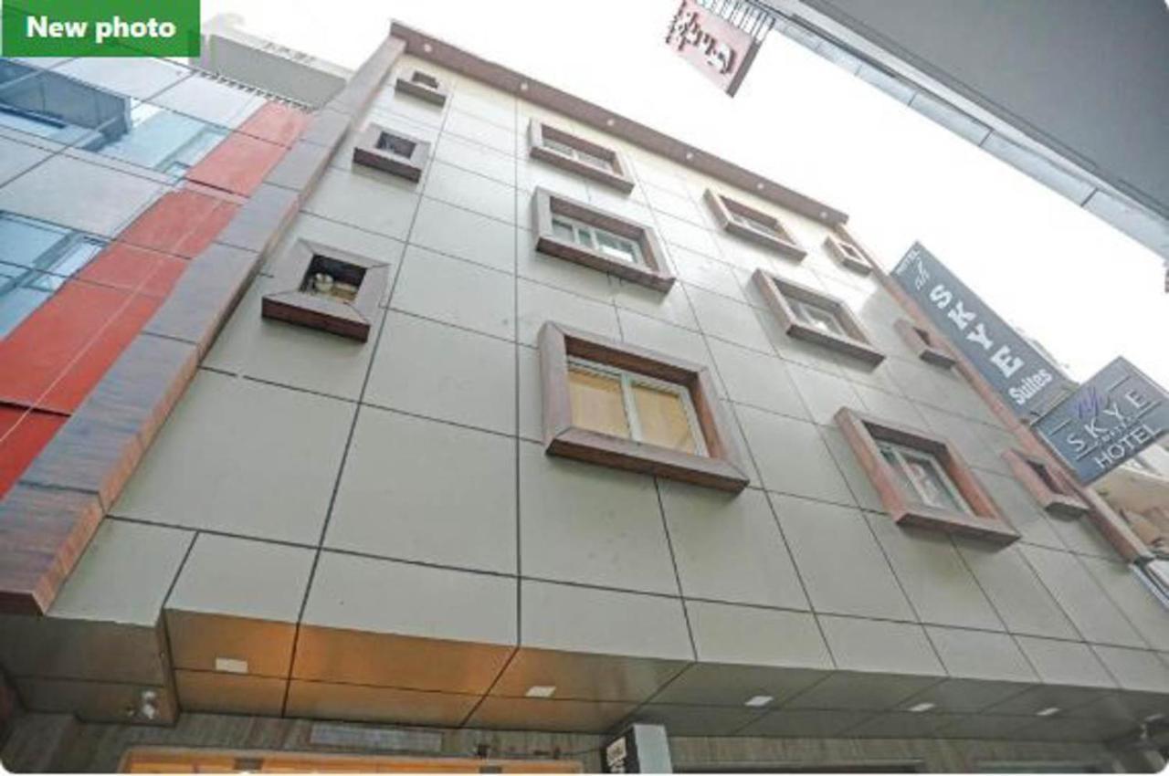 Hotel Wowstops-clark Near Delhi Airport