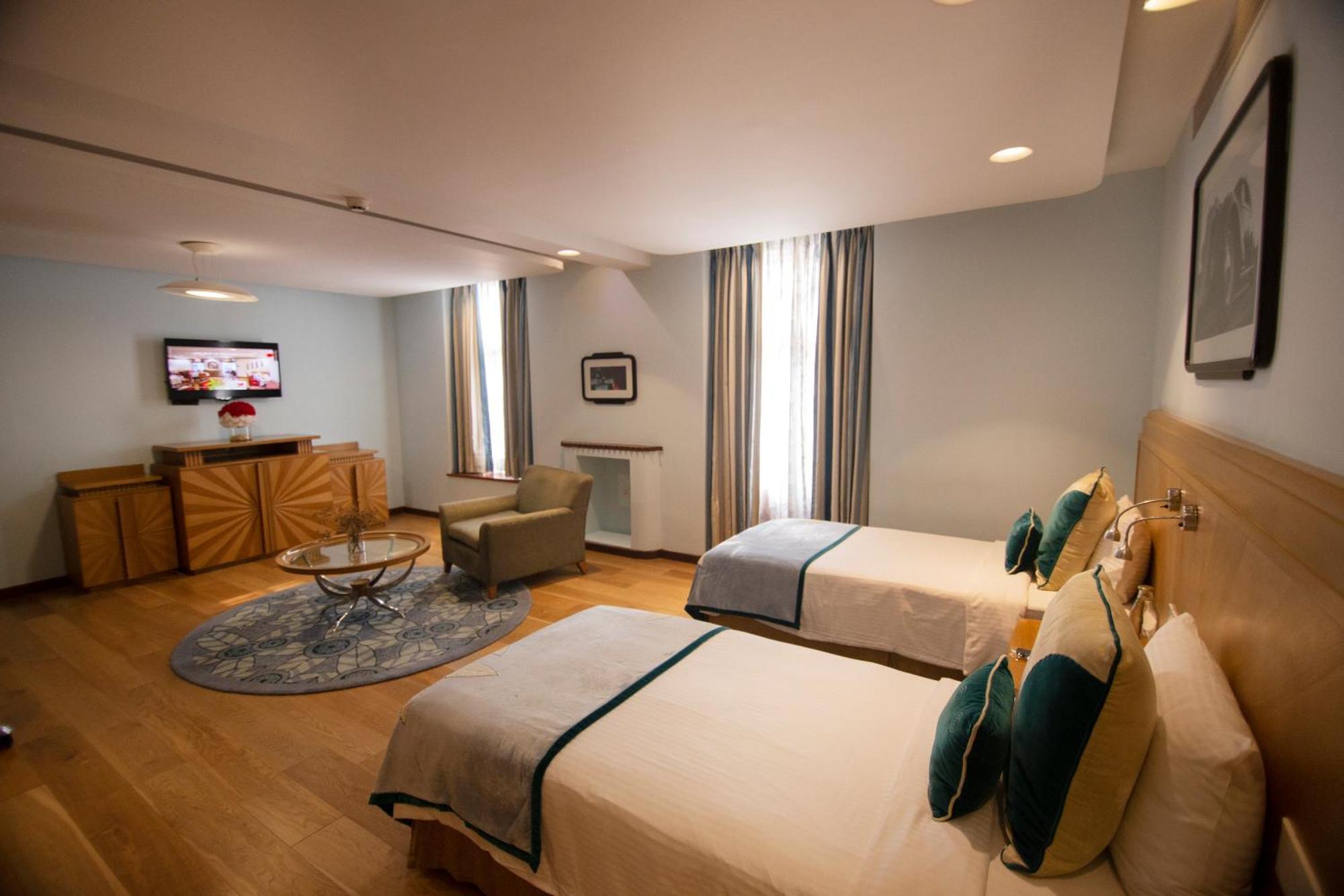Ambassador, - Ihcl Seleqtions Hotel New Delhi