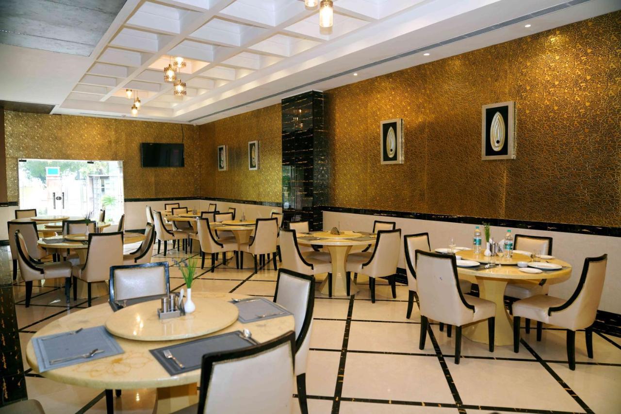 Venizia Sarovar Portico Hotel New Delhi