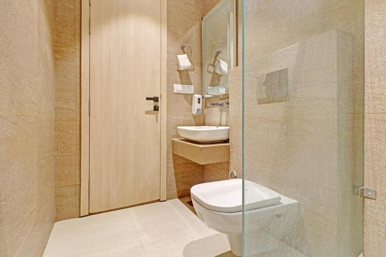 Oyo Townhouse 670 16 Hotel