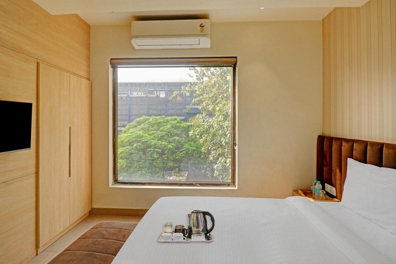 Oyo Townhouse 670 16 Hotel 4*