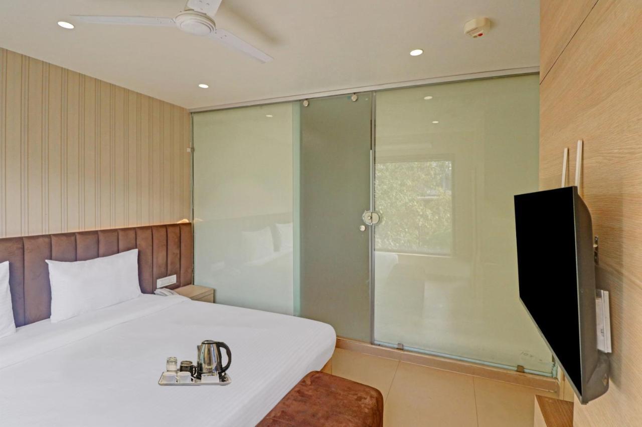 Oyo Townhouse 670 16 Hotel 4*