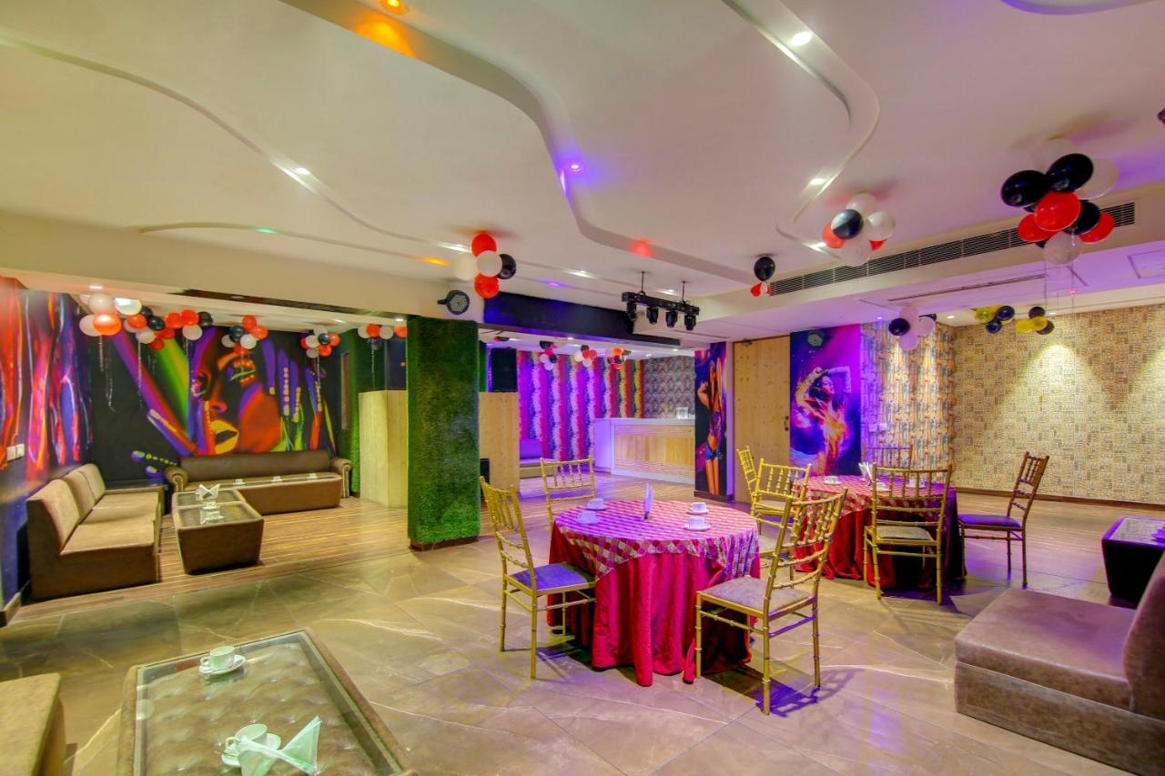 Townhouse Oak Dev Palace Hotel