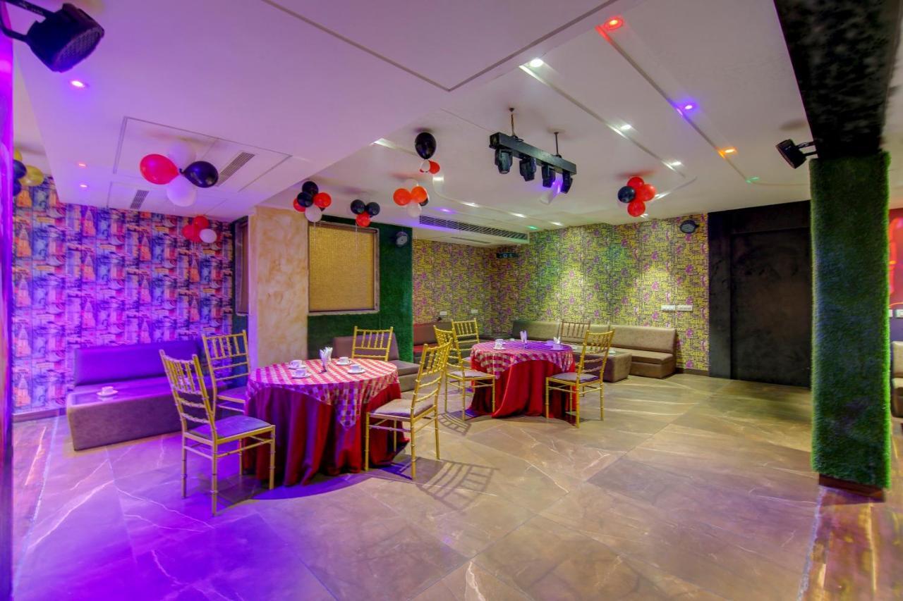 Townhouse Oak Dev Palace Hotel