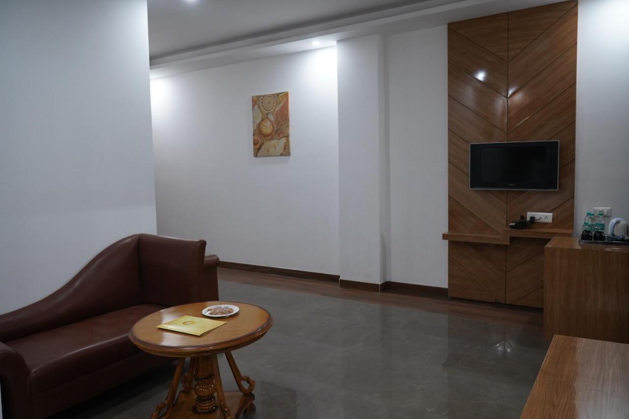 The Lohmod - Near Delhi Airport Hotel 4*