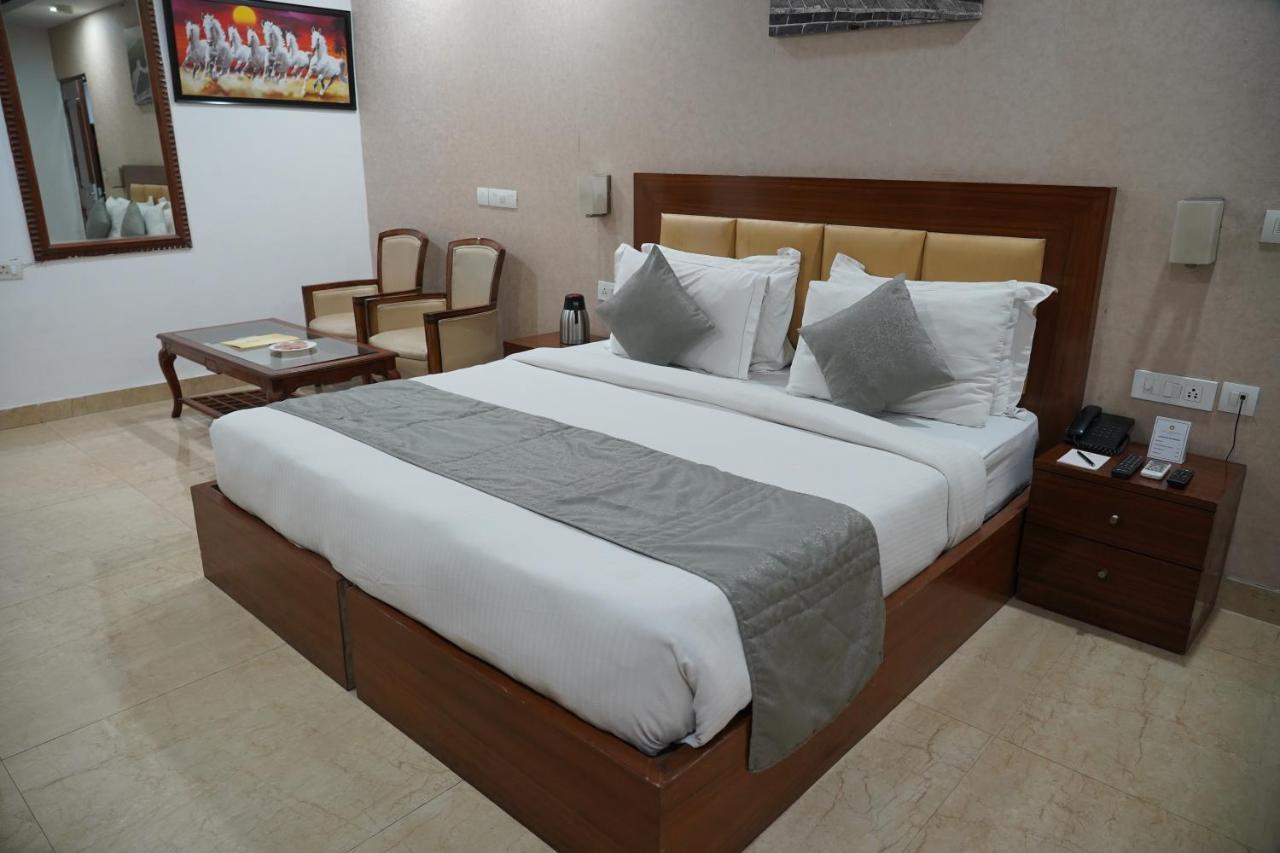 The Lohmod - Near Delhi Airport Hotel New Delhi