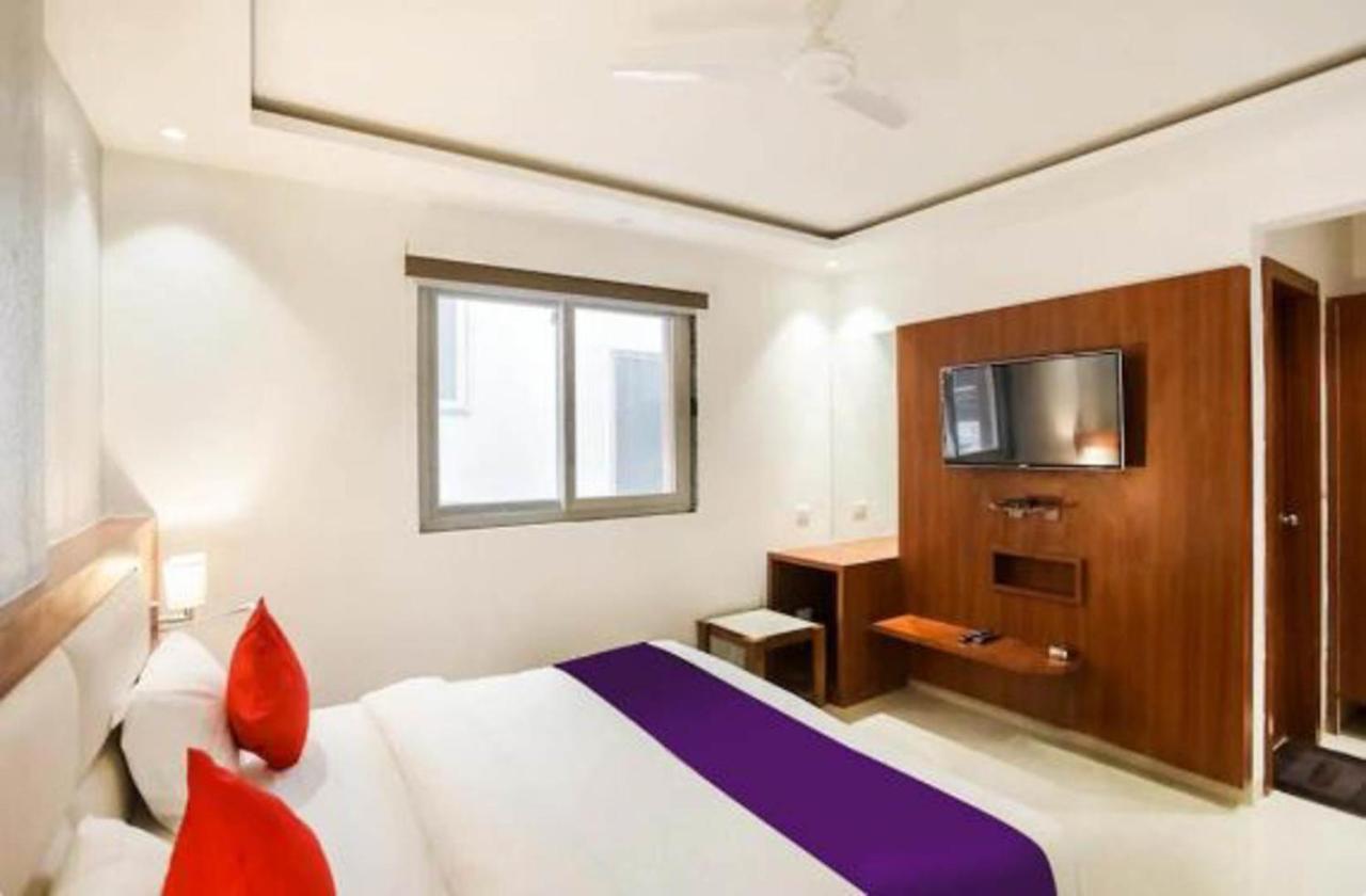 Hotel Aamara Near IGI Airport Delhi Hotel Nova Deli
