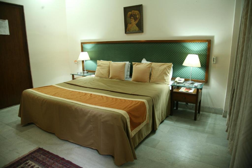 Hotel The Royal Residency