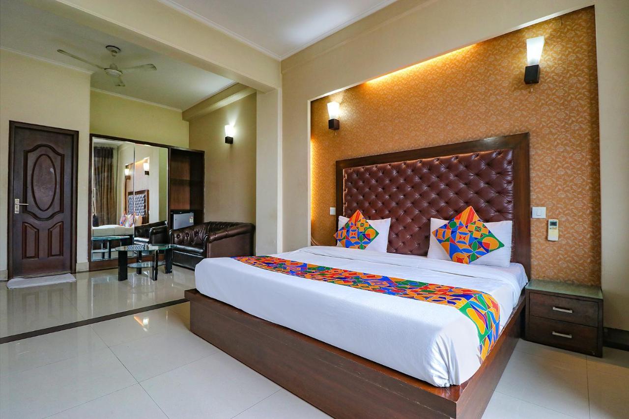 Hotel Fabexpress Llyod Residency New Delhi