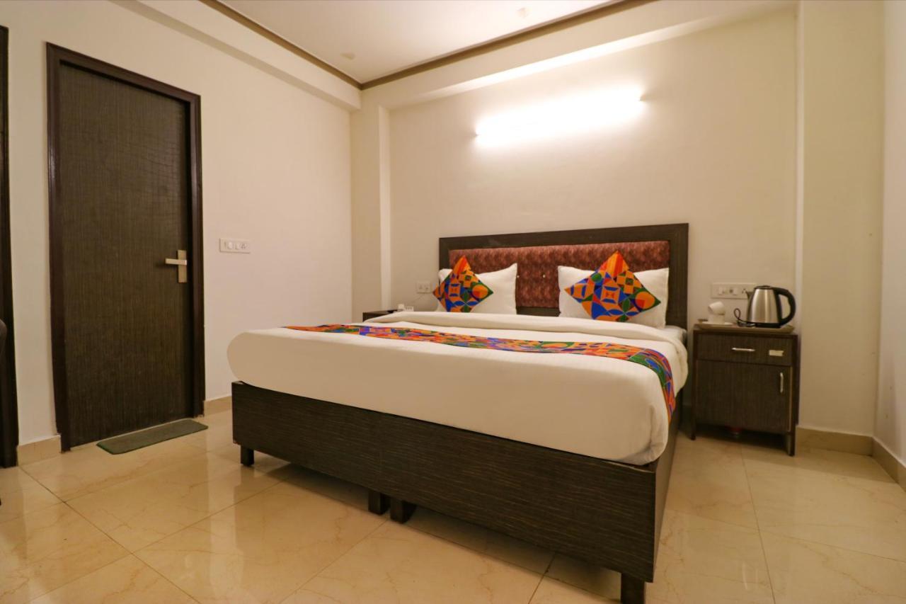 Fabexpress Dolphin International Near Delhi Airport Hotel