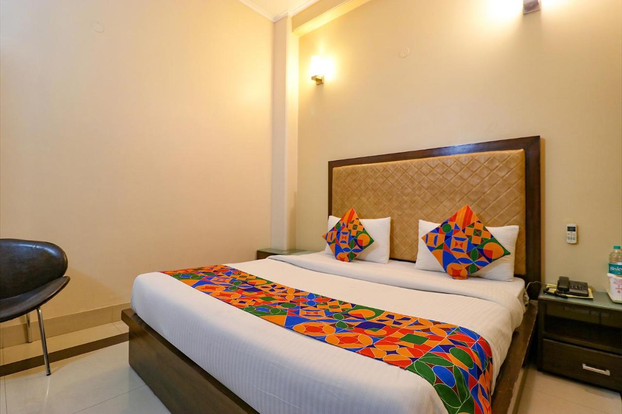 Fabexpress Llyod Residency New Delhi